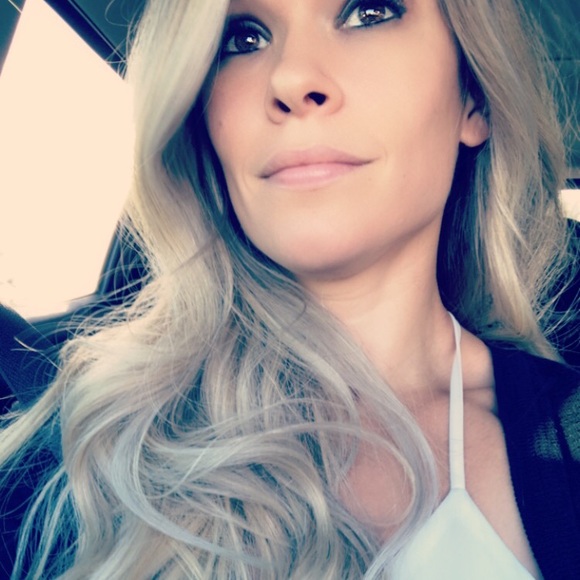 Meet your Posher, Crystal - Picture 1 of 2